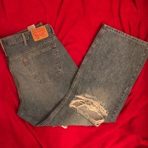 Men’s Ripped Levi Jeans. Size W44 L32